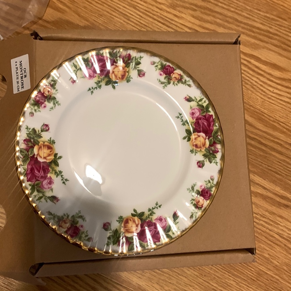 Royal Albert  4 salad plates